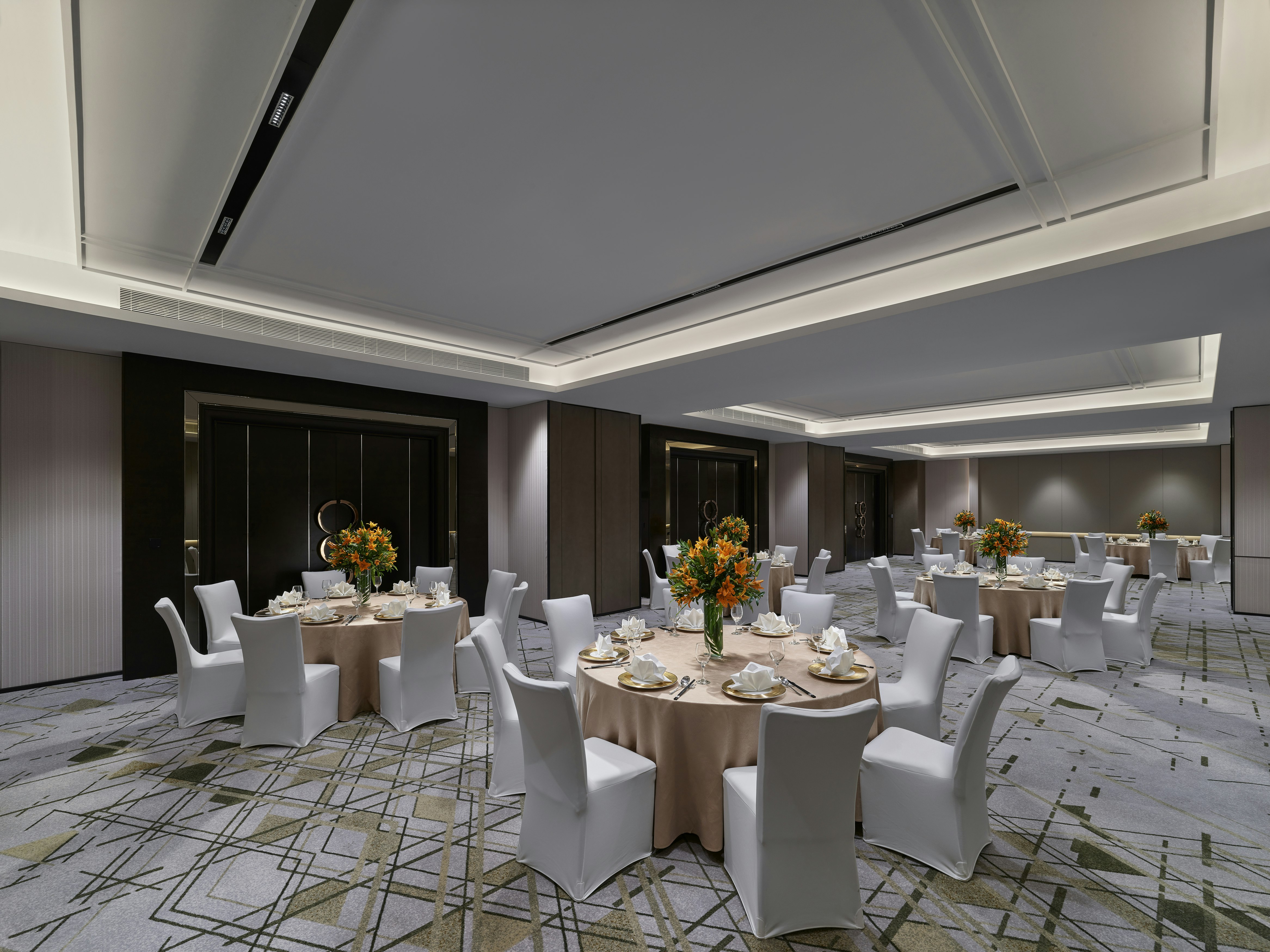 Hilton Shanghai Hongqiao Hotel 63/70