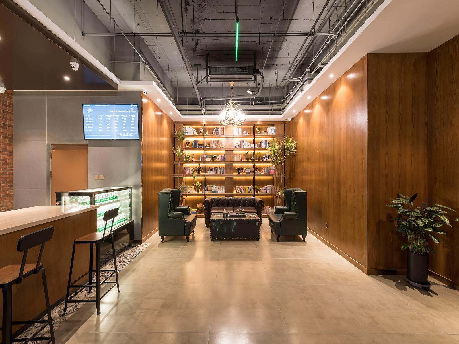 James Joyce Coffetel (Beijing Liangxiang Nanguan Metro Station) 35/48