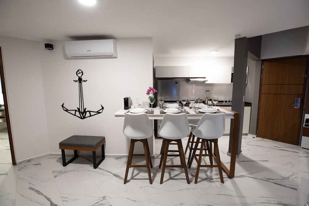Seven Boutique Apartments 37/55