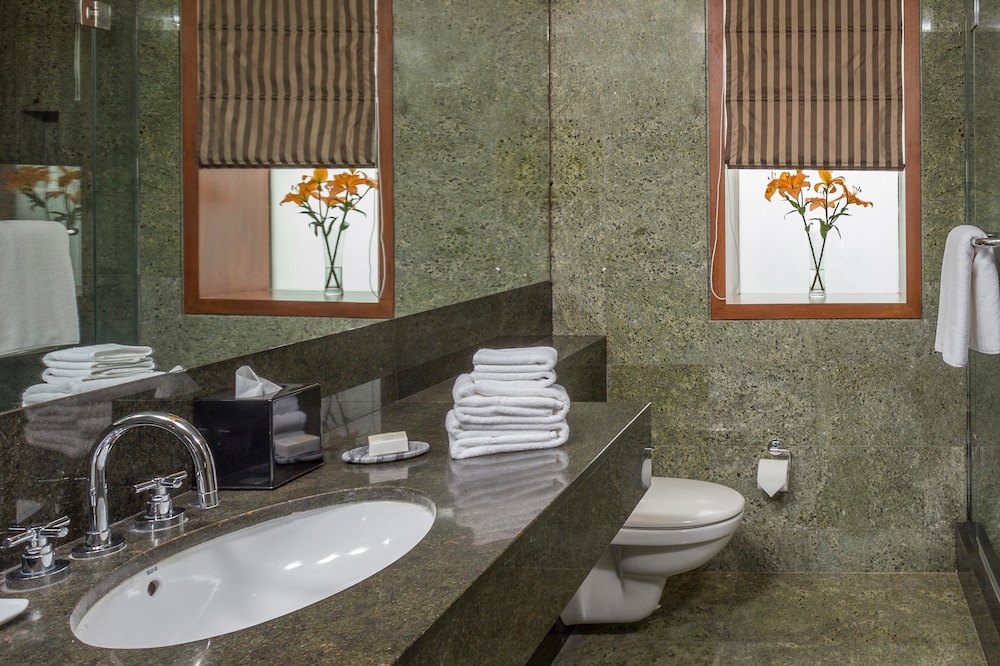 The Manor New Delhi 35/74