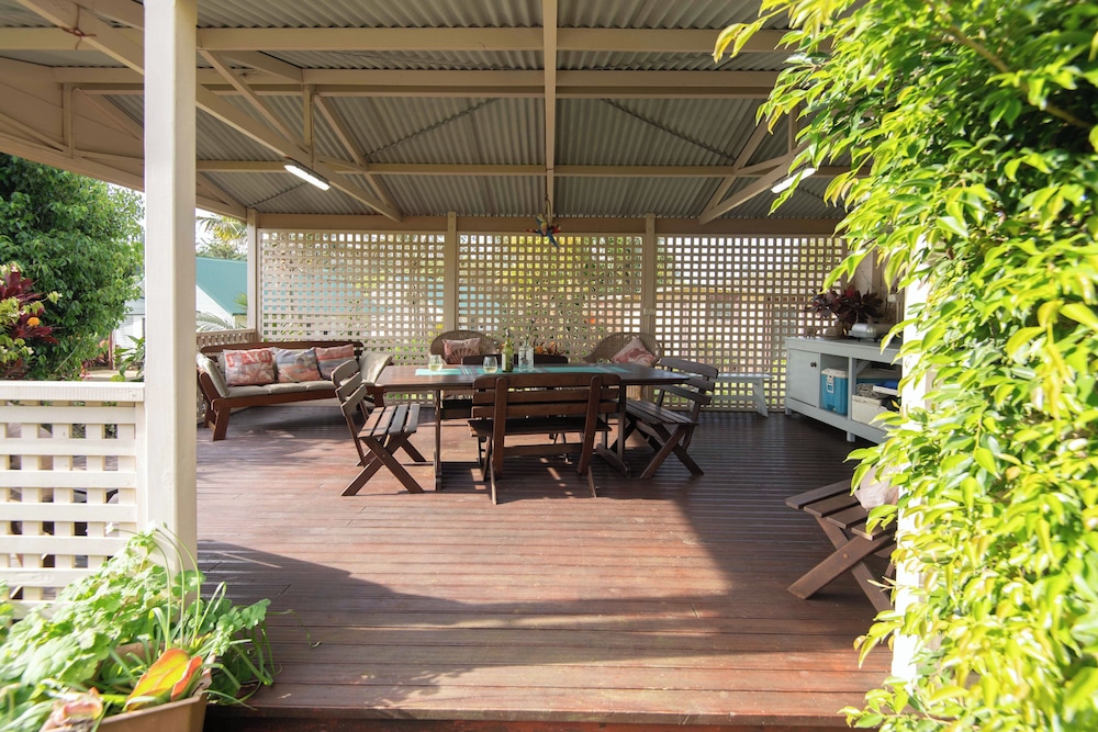 Poinciana Cottages 44/50