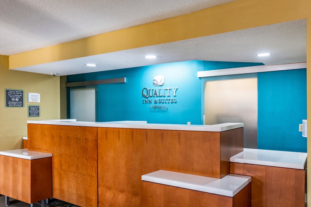 Quality Inn and Suites Southport 8/36