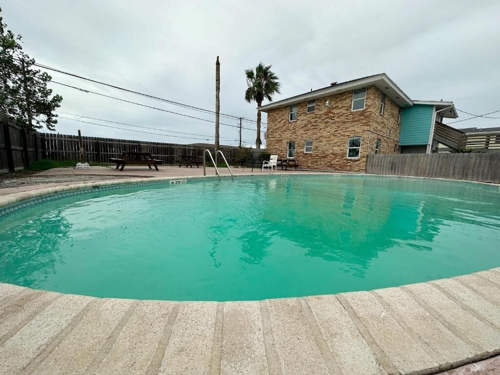 Village Inn Motel Rockport near Aransas Bay 37/50