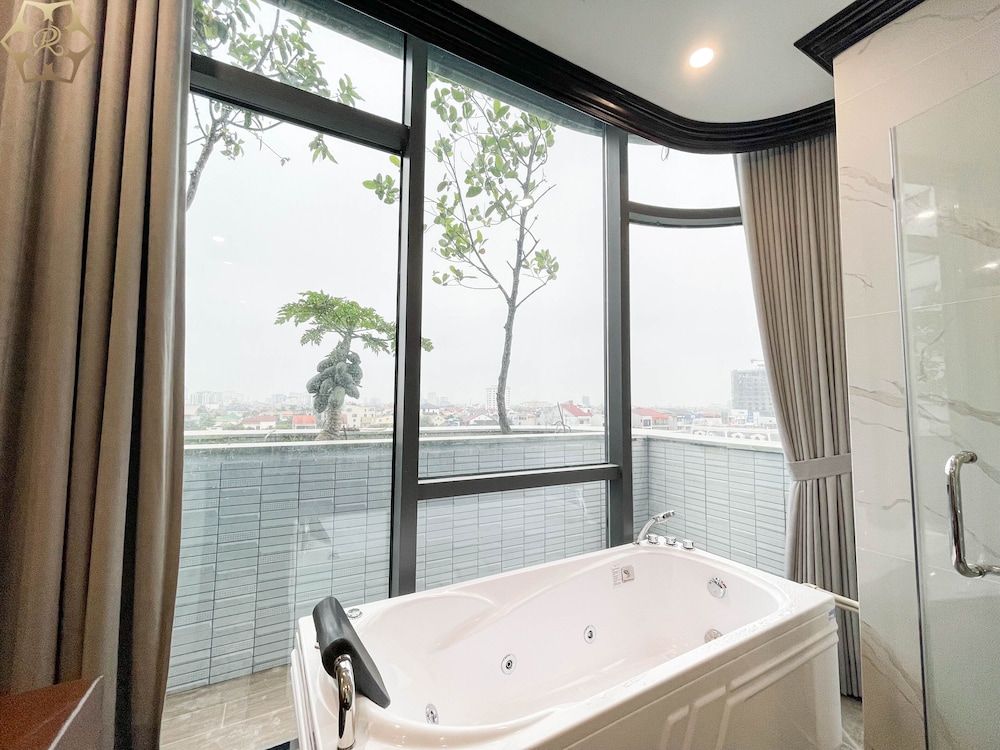 Cua Dong Luxury Hotel 70/70