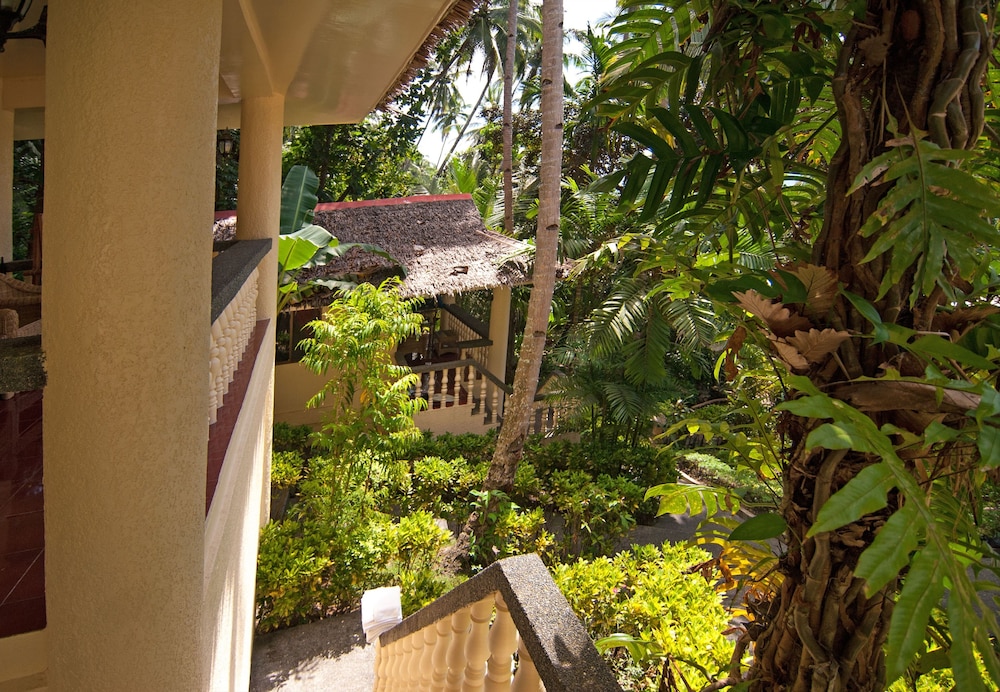 Easy Diving And Beach Resort 56/60