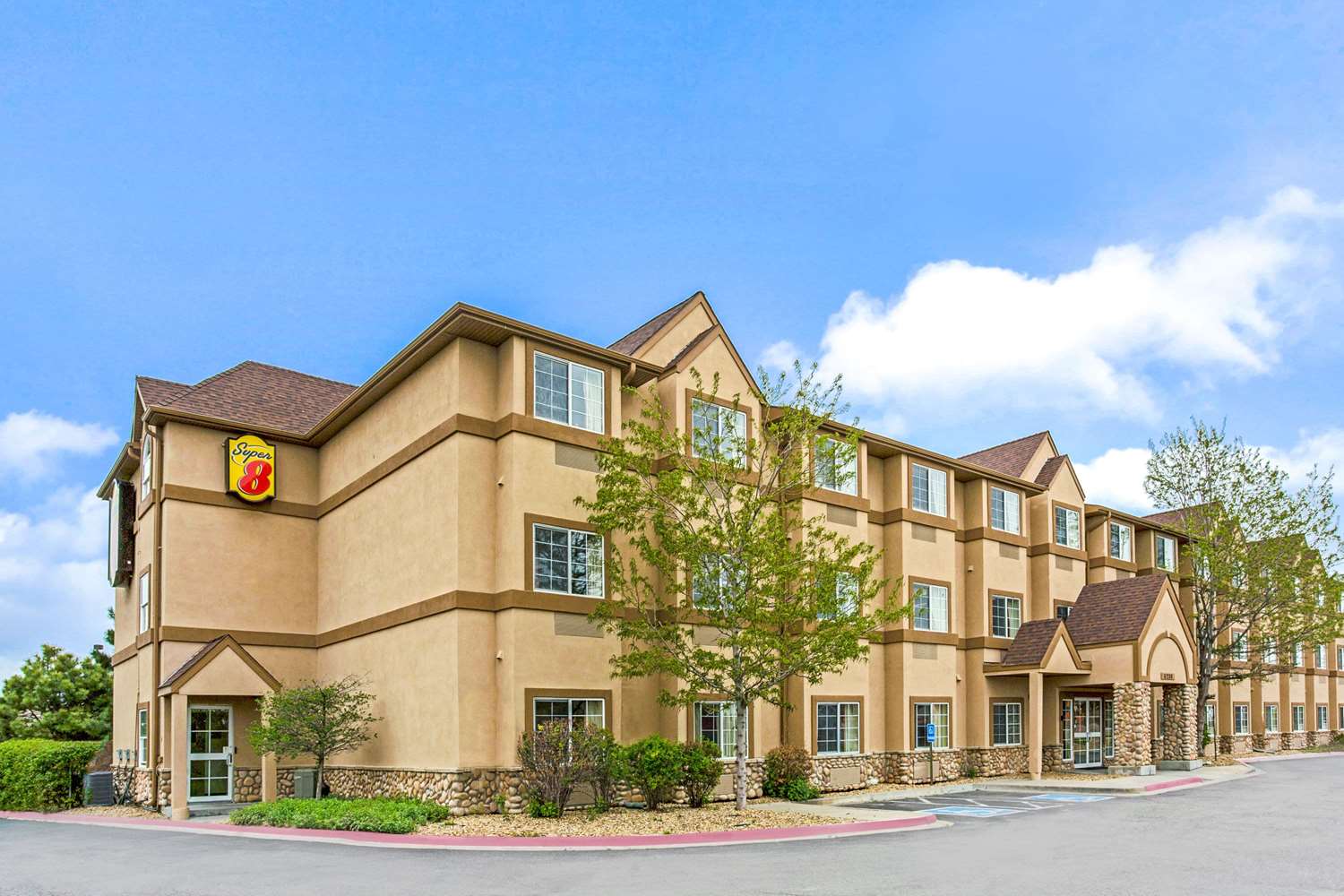 Spark by Hilton Parker Denver SE 2/11