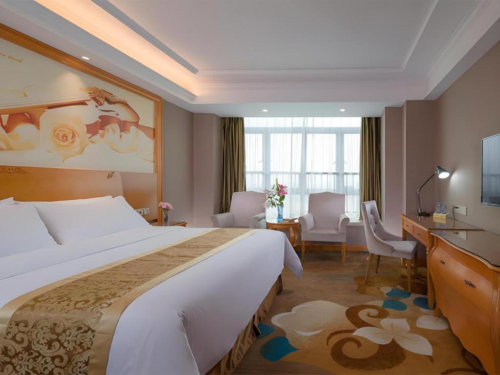 Vienna Hotel (Zhongshan Ancient Town Haizhou) 22/58