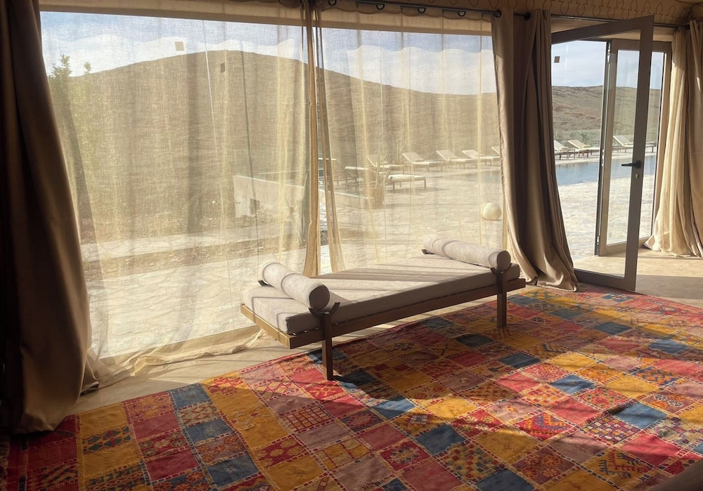 The White Camel Lodge 35/36