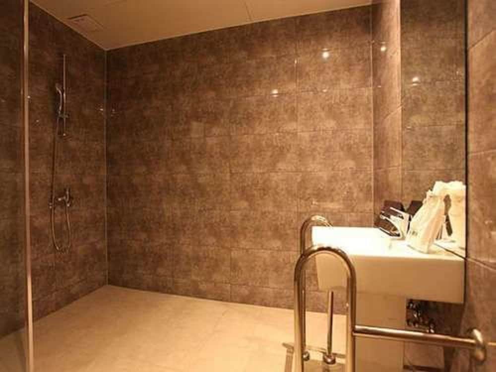 Hotel Rich 25/25