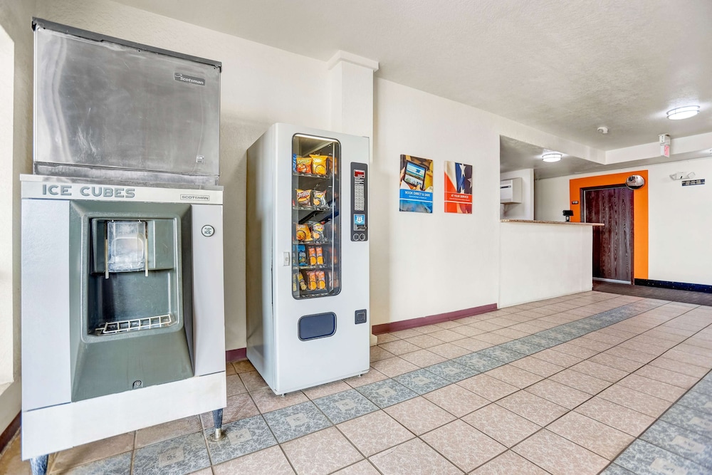 Motel6 Moriarty, NM 10/60