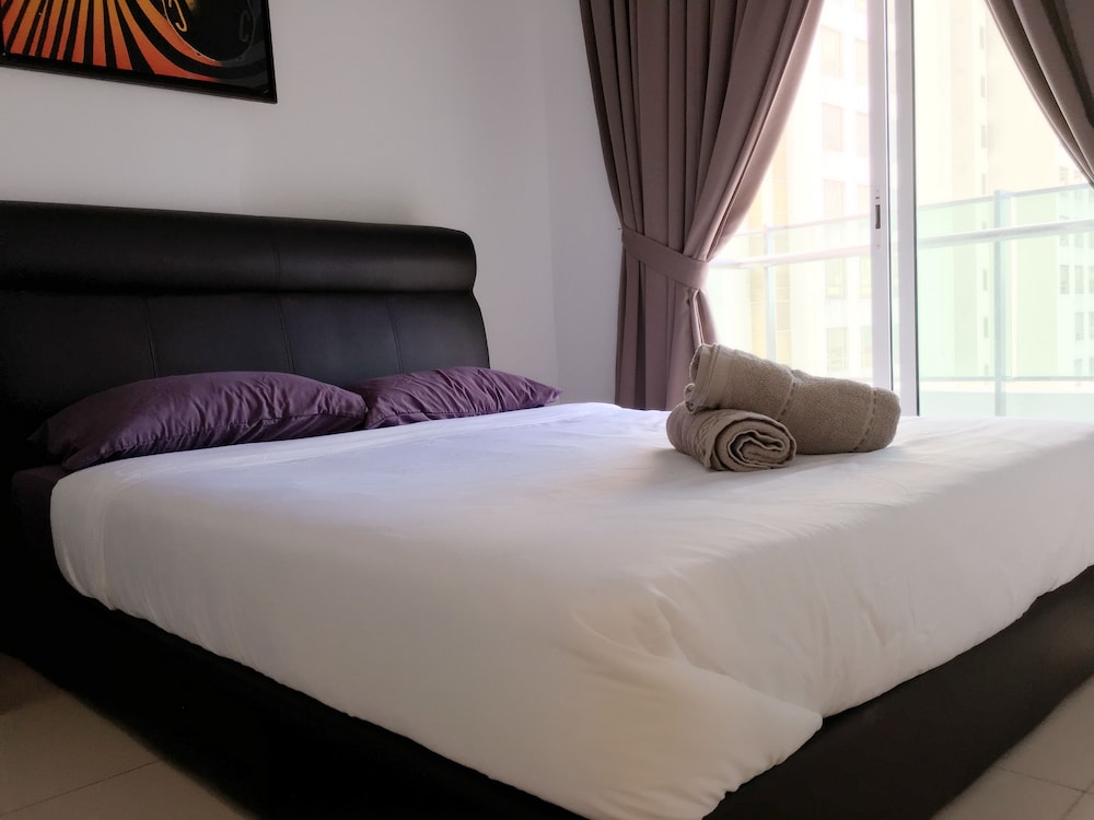 Merlene Suites at Mansion One 10/50