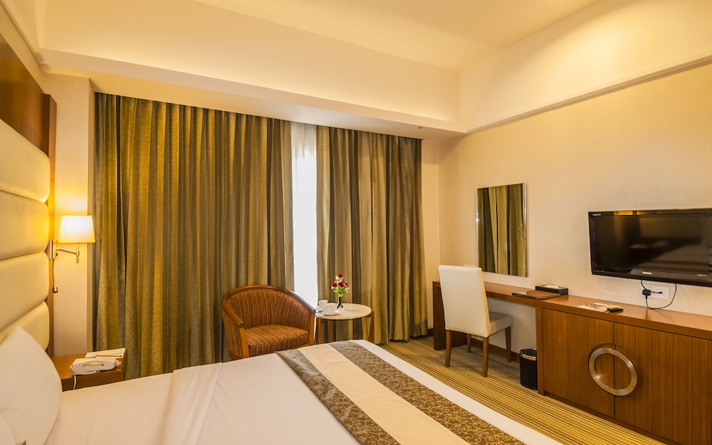 Pearl View Hotel 8/50