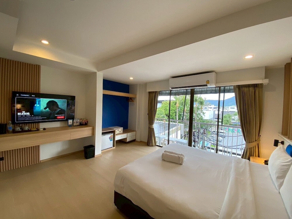 DELUXE, DOUBLE BED, BALCONY