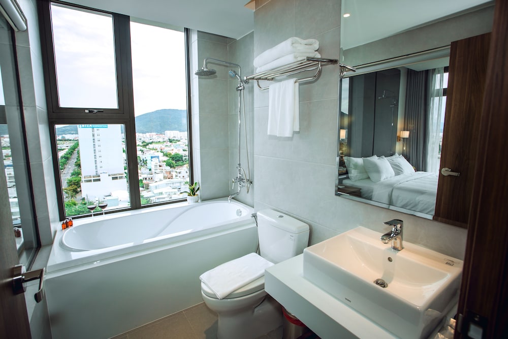 Glamour Hotel Da Nang 28/30