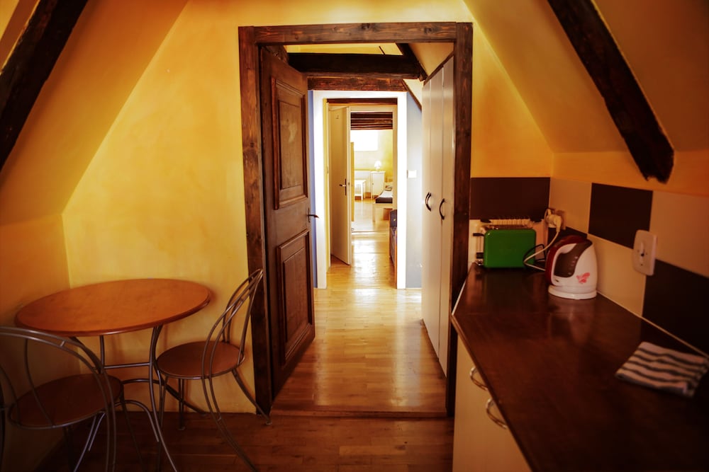 Charles Bridge Hostel & Apartments 64/98