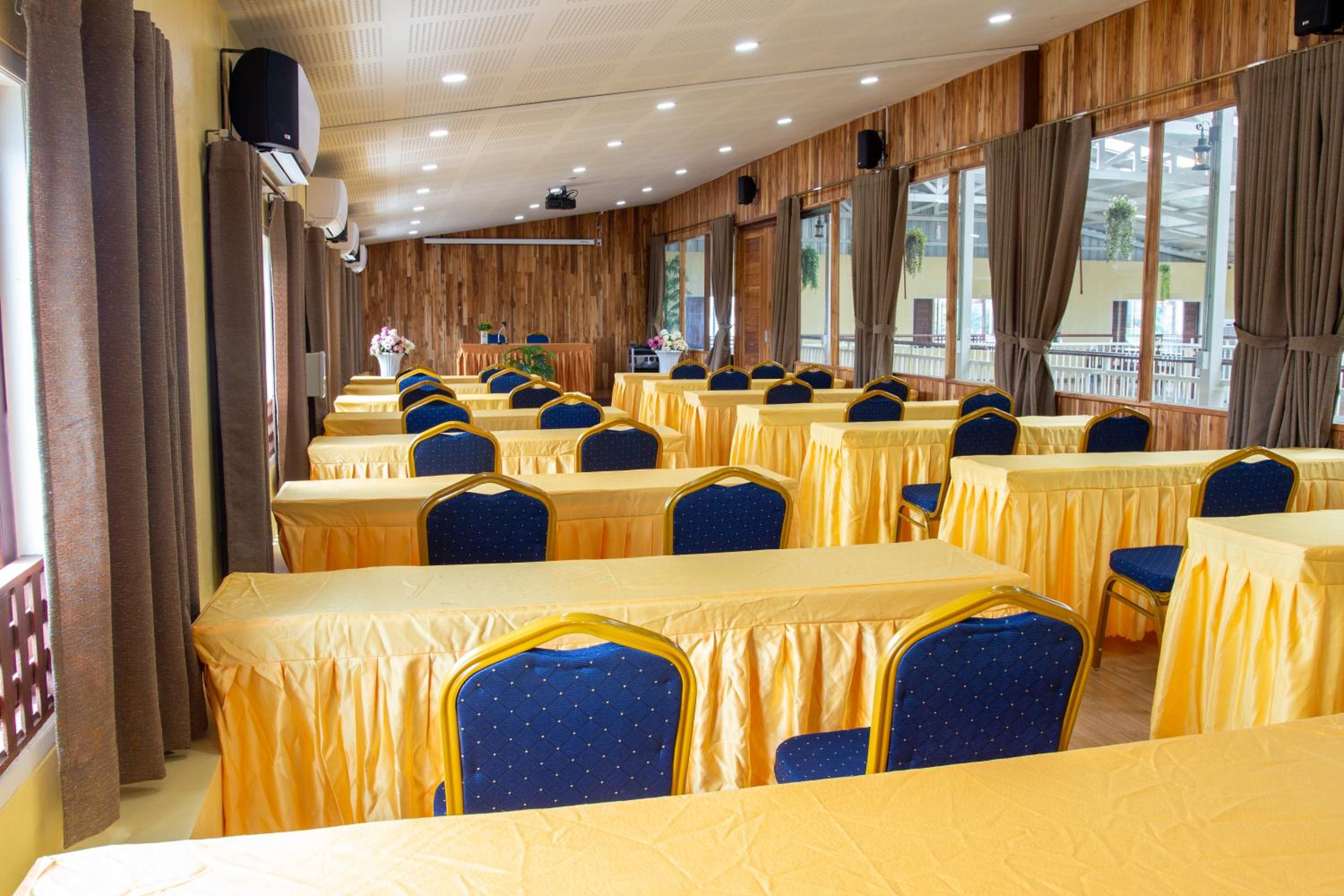 Nonnee Lampang Hotel 30/40