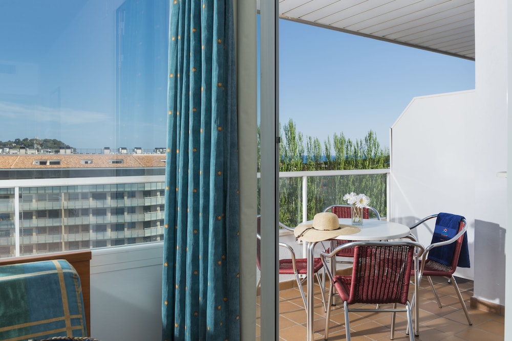 Costa Encantada Suites and Resort 42/75