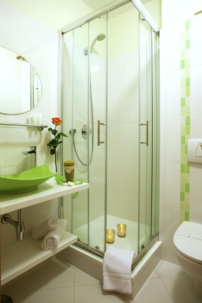 Wellness And Spa Hotel Ambiente 10/63
