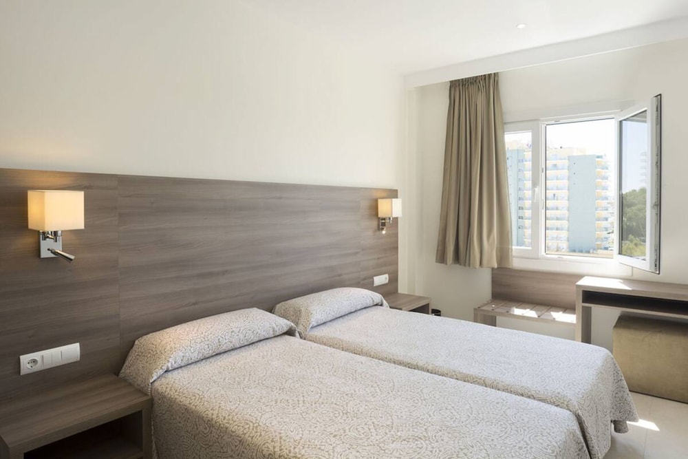 Cabot Tres Torres Apartamentos 27/65