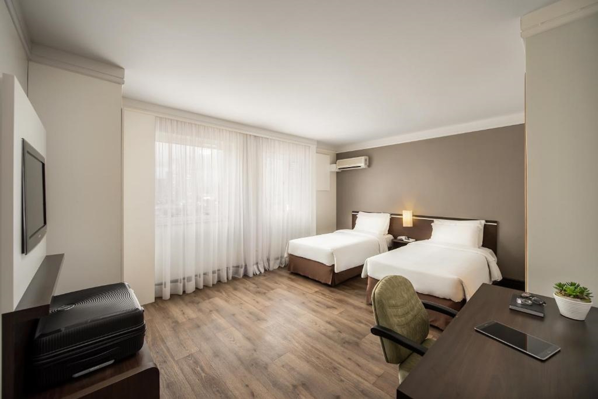 Superior, Twin Beds