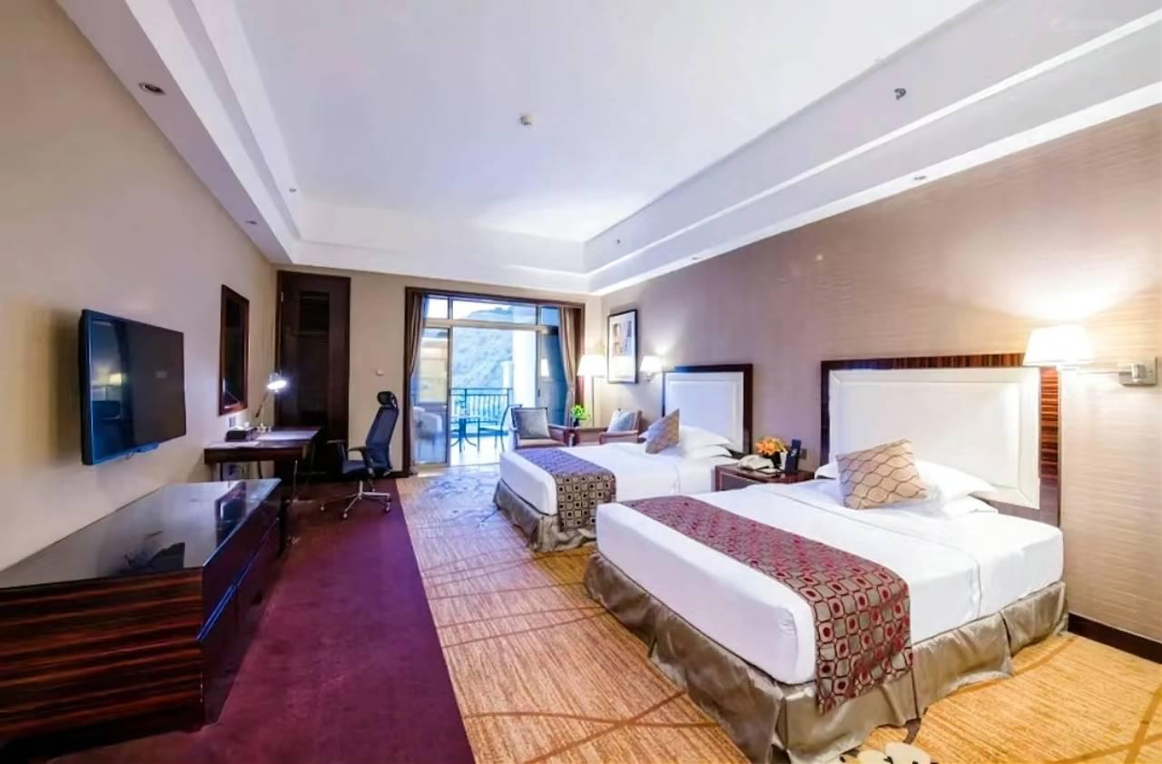 Elegant Balcony Twin Room