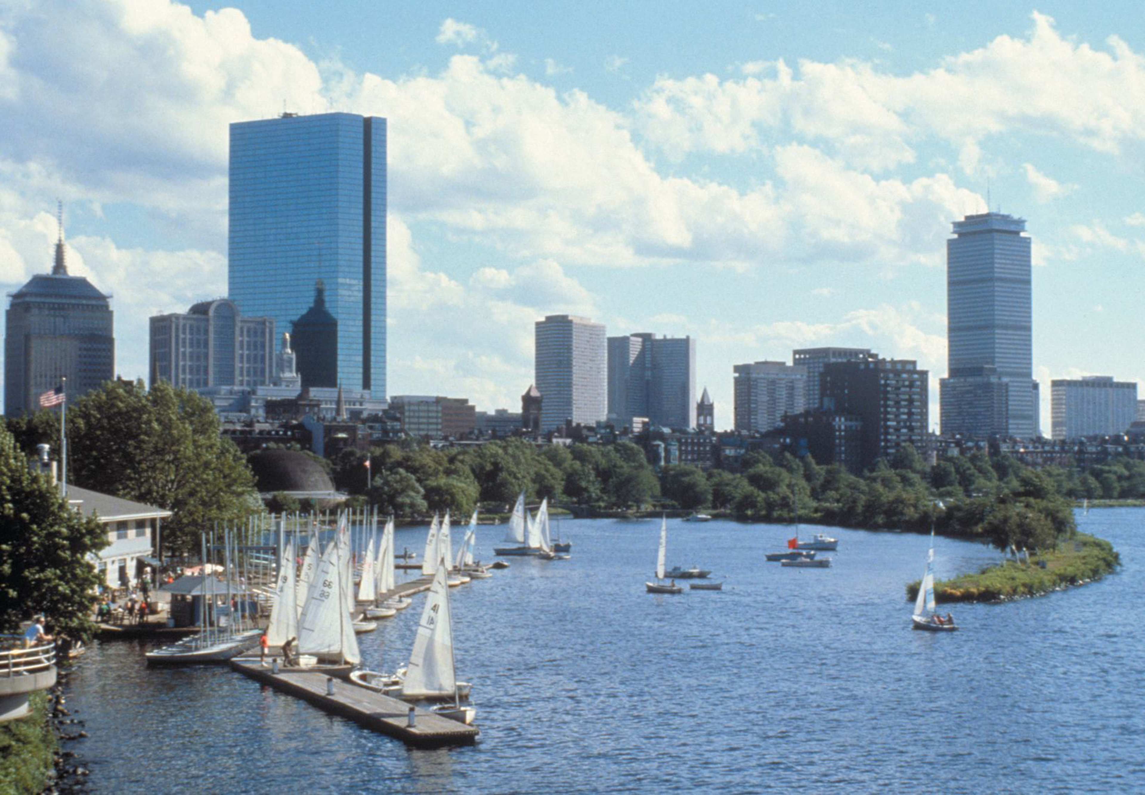 HOLIDAY INN BOSTON BUNKER HILL AREA 63/67