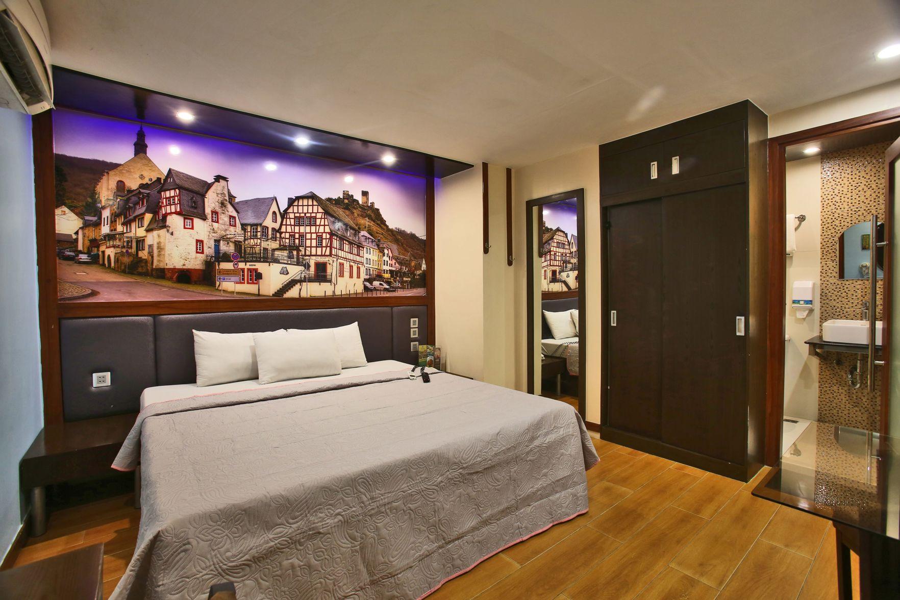 Euro Suite 1