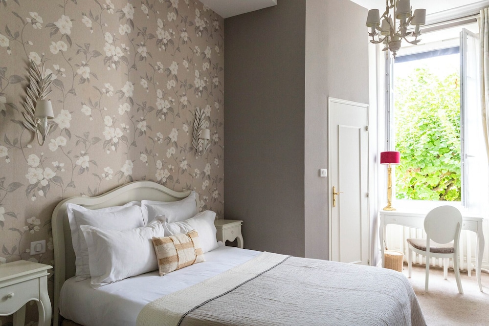 غرفة كلاسيكية بسرير مزدوج، Hotel Du Mail 6/10
