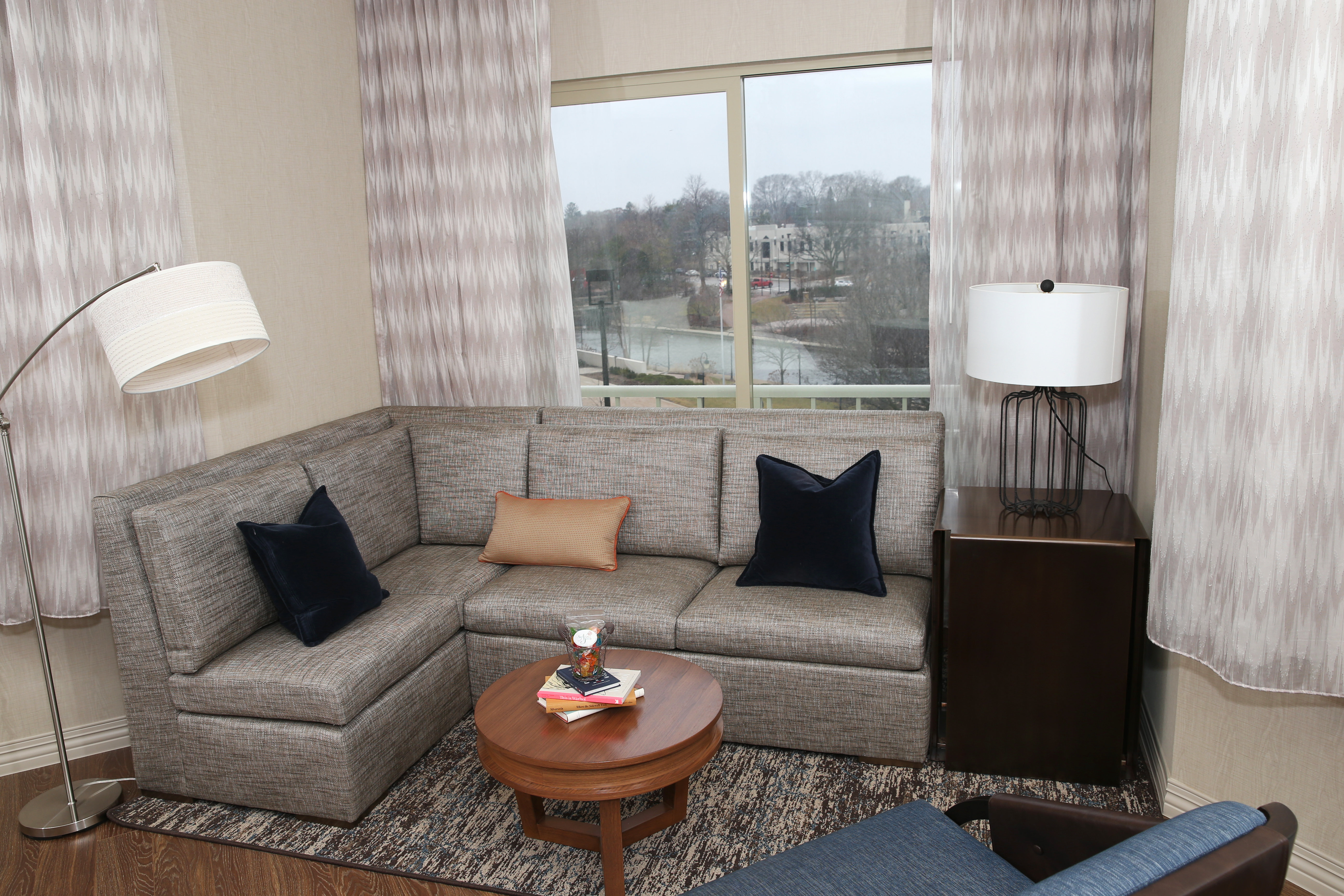 HOTEL INDIGO NAPERVILLE RIVERWALK 52/78