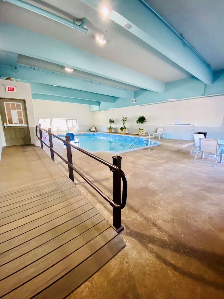 Best Western Plus Landmark Inn 20/43