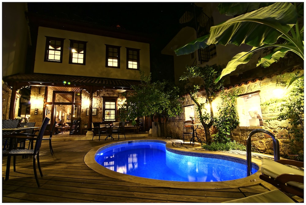 Minyon Hotel 66/74