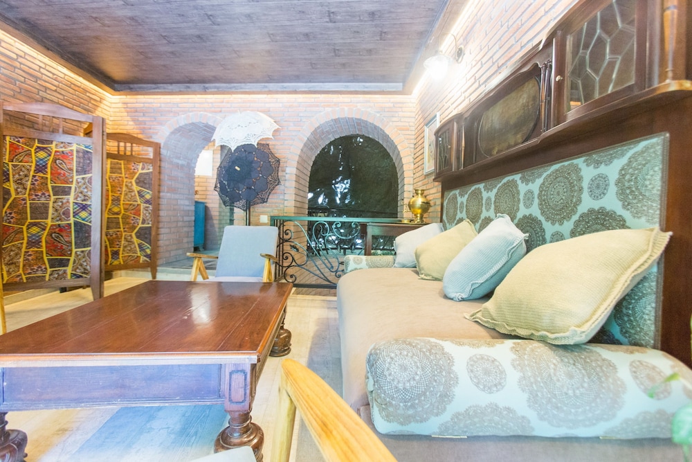 Bloom Boutique Hotel 35/50