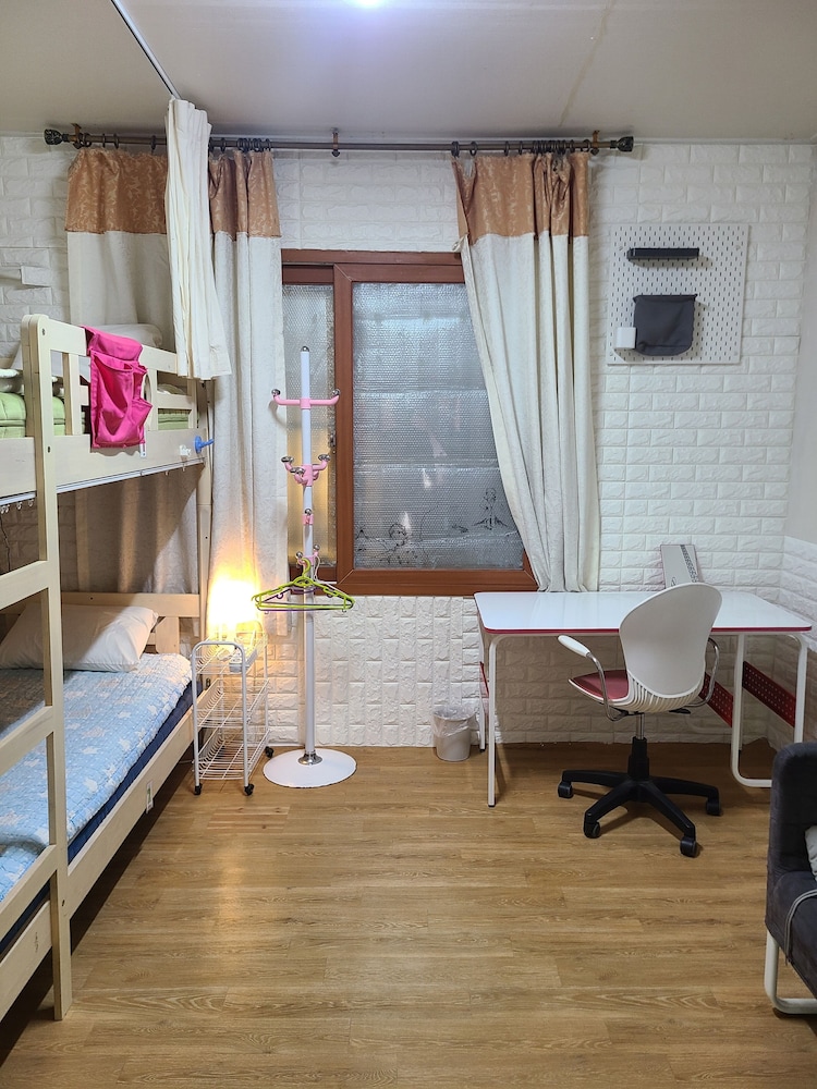 Apple Tree Guest house 22/50