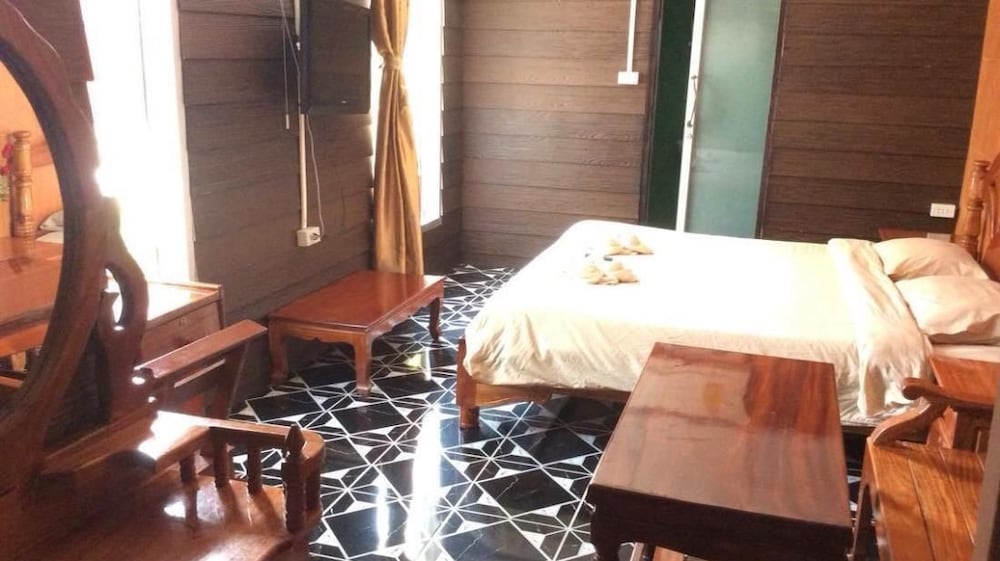 Country View Resort 25/50