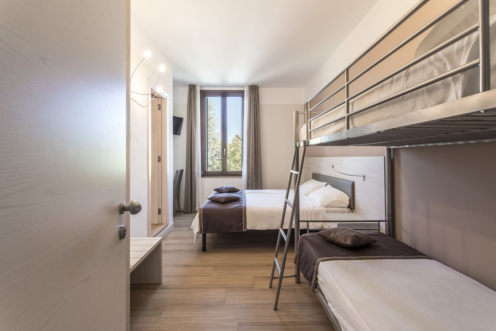 Dogana Hotel 25/65