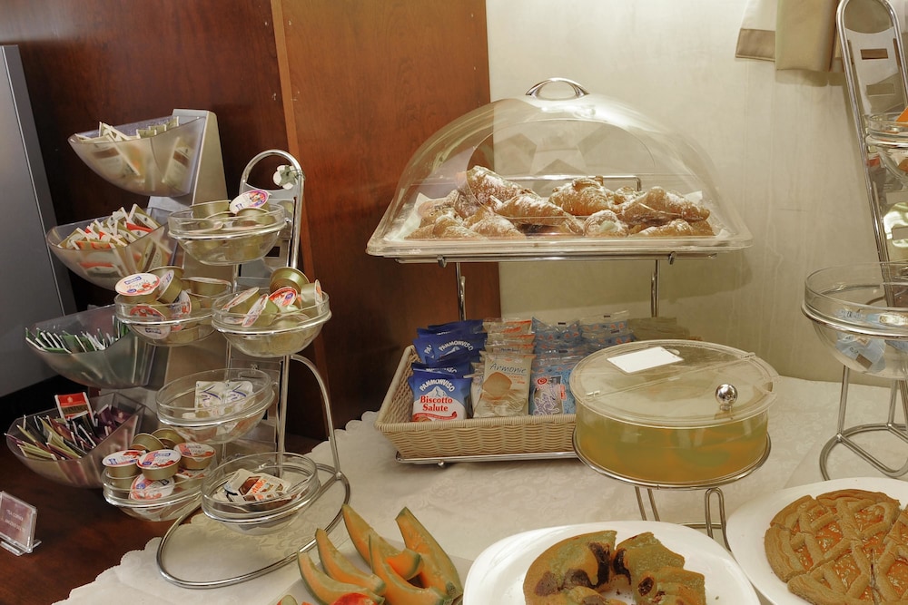 Aurelius Art Gallery Hotel 26/54