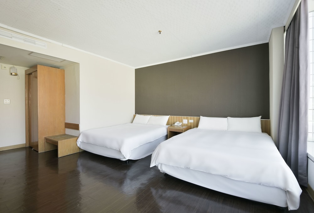 Back Home Hotel 17/50