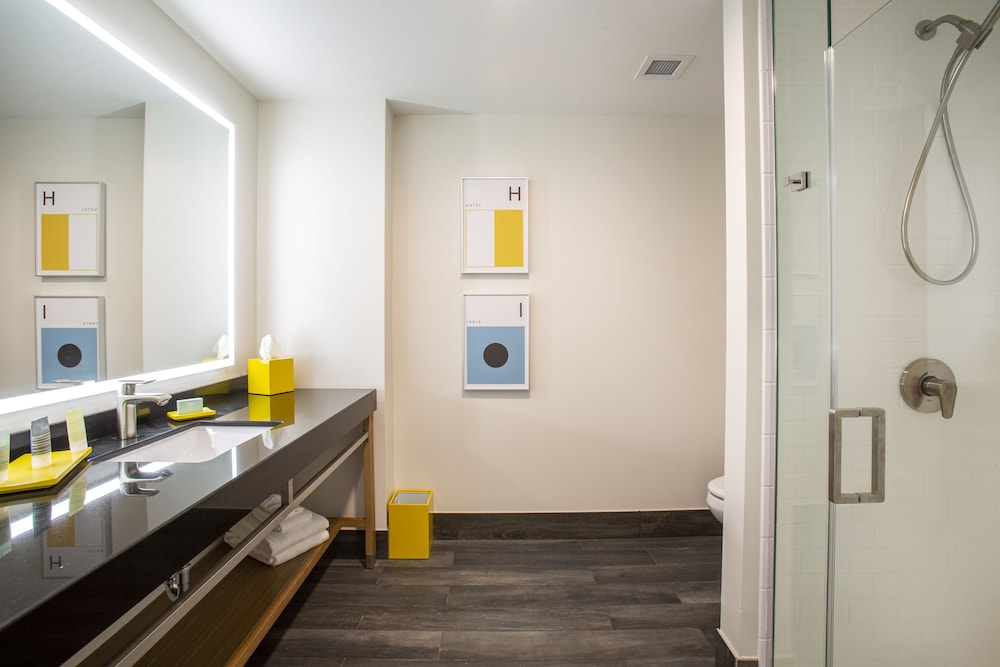 Hotel Indigo Seattle Everett Waterfront 12/61