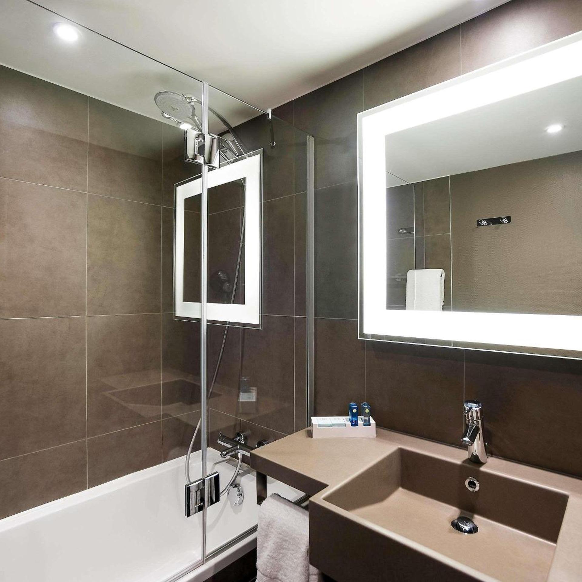 غرفة تنفيذية بسرير كوين مع أريكة، Novotel Gent Centrum 3/6