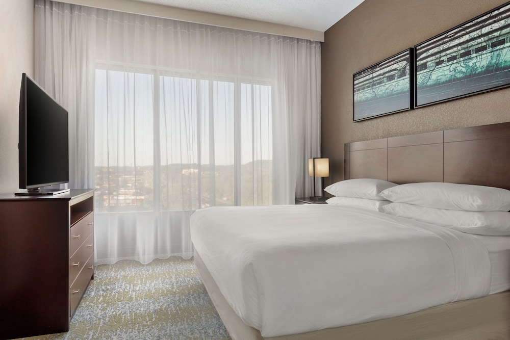 Delta Hotels by Marriott Bristol 11/48
