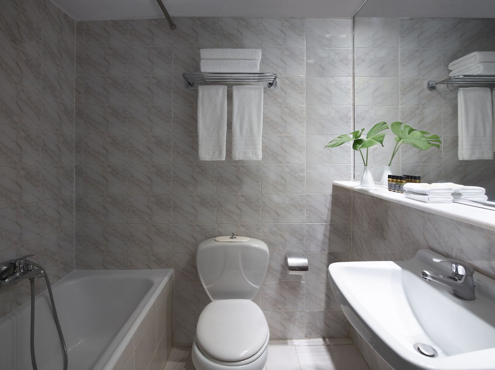 Titania Hotel 20/48