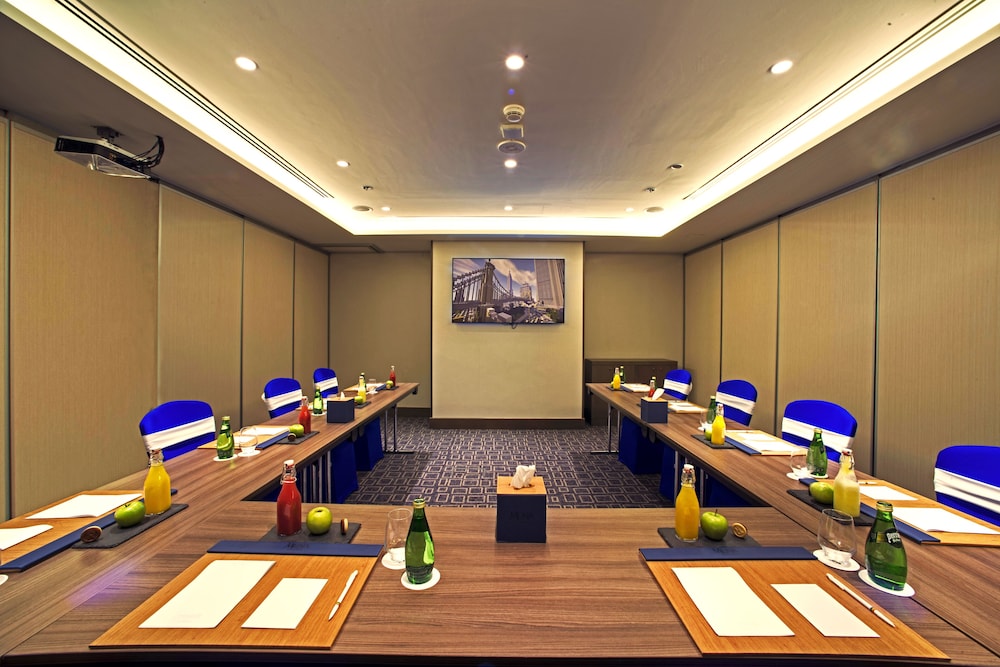 Mena Plaza Hotel Albarsha 52/56