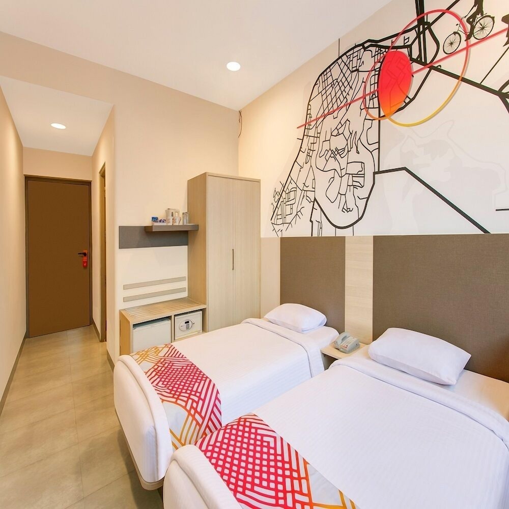 DELUXE, TWIN BEDS