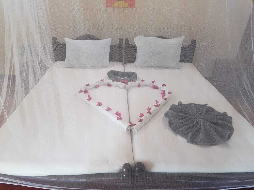 Nilaveli Crystal Blue Hotel 8/26