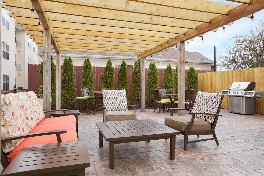 MainStay Suites Grand Rapids, MI 23/43