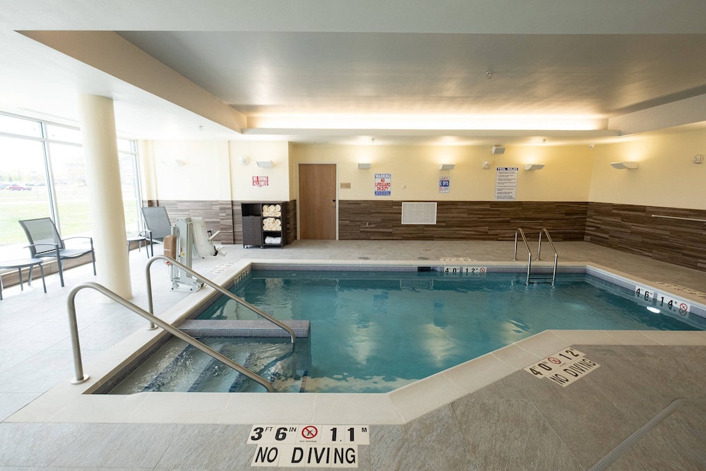 Fairfield Inn & Suites by Marriott Fond du Lac 6/26