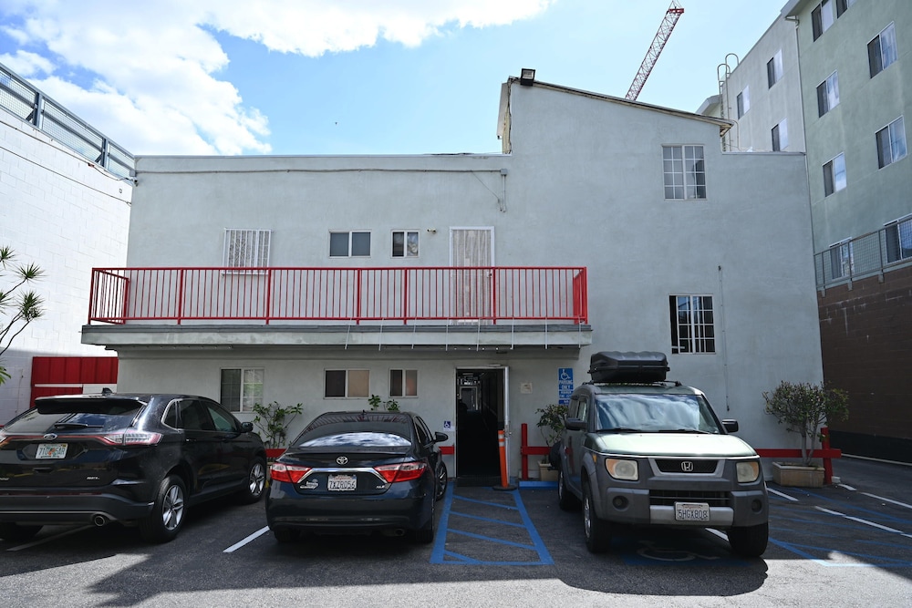 Hollywood Stars Inn 51/63
