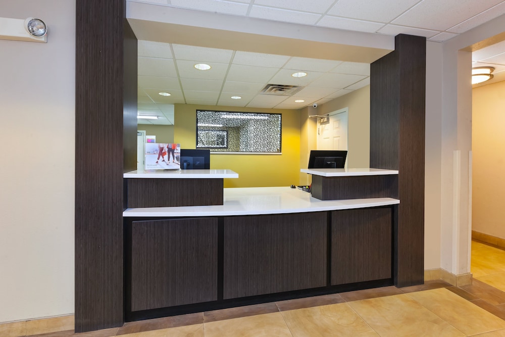 CANDLEWOOD SUITES POLARIS 11/39