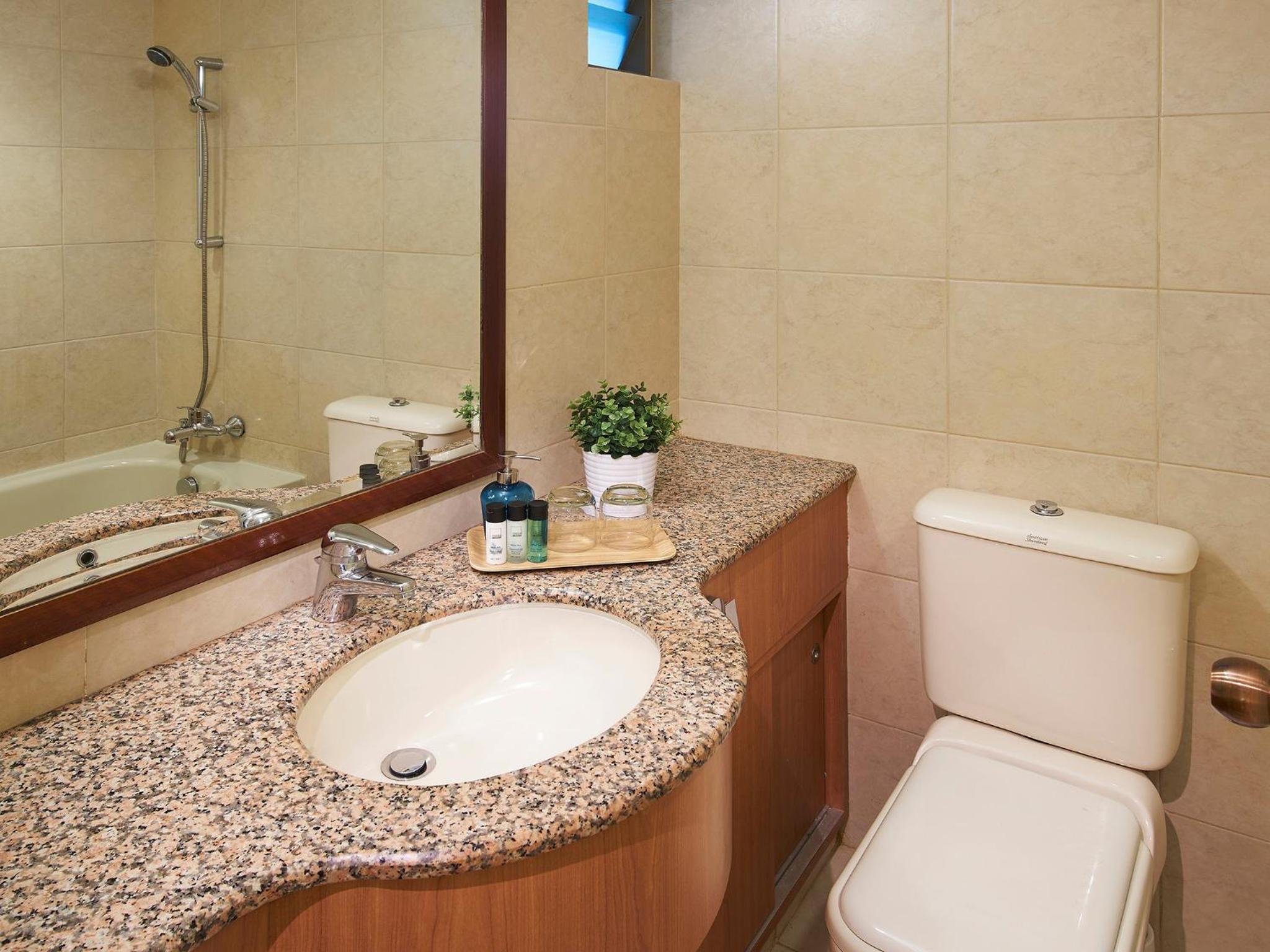 3 Bedrooms, Apartment, Single Bed, 2 Queen Beds, Village Residence Hougang 7/19