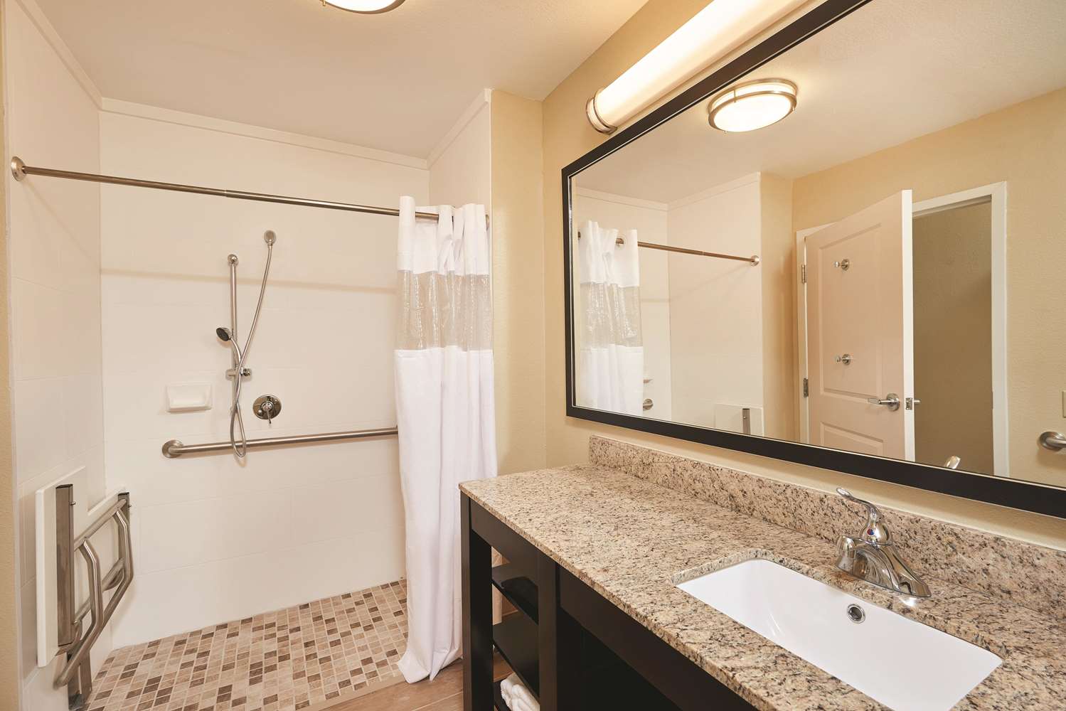 La Quinta Inn And Suites Carlsbad 55/59